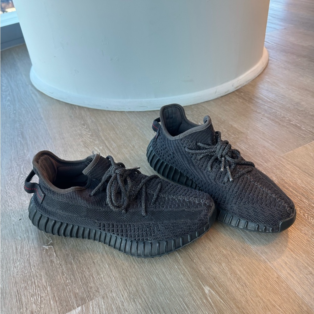 Black Yeezy Boost 350